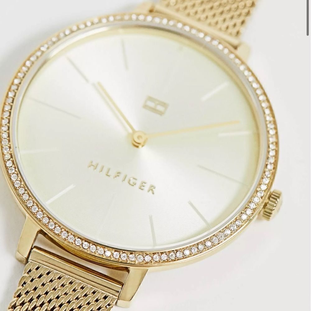 NWOB Tommy Hilfiger rose gold mesh strap watch